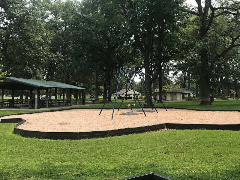 Bowling Green City Park - Image 3