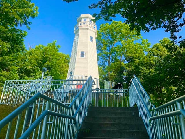 Mark Twain Memorial Lighthouse - Image 1