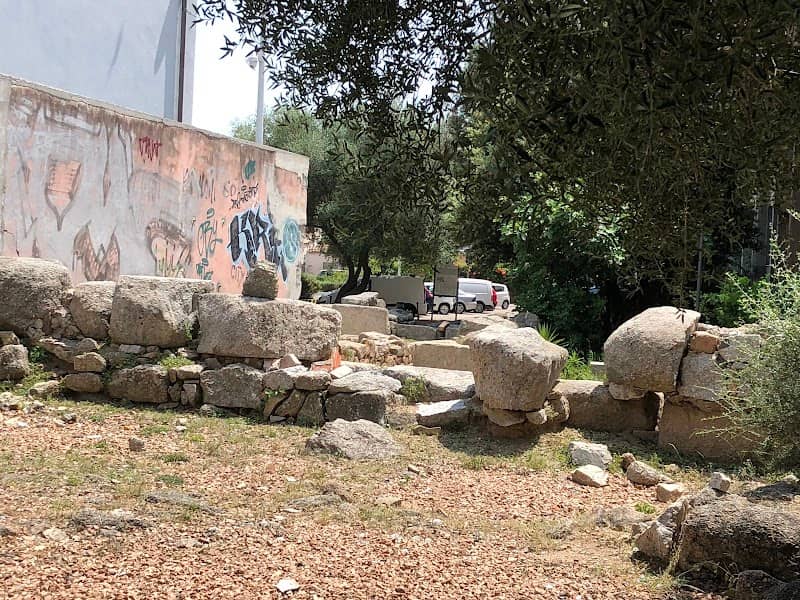 Rovine delle mura puniche - Image 2