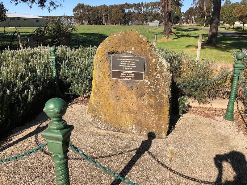 Cressy Avenue of Honour Memorial - Image 1