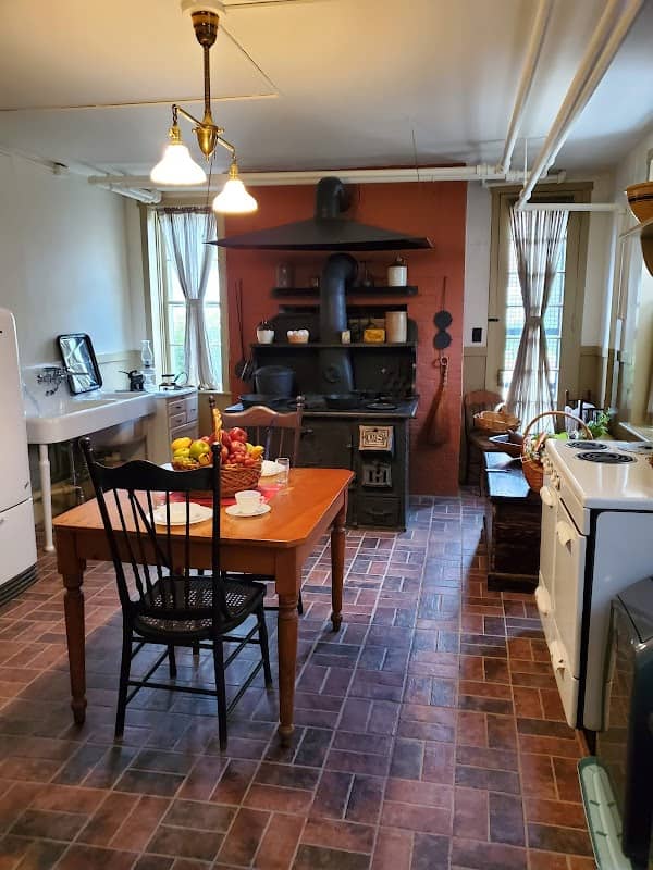 Hill House Museum - Image 2