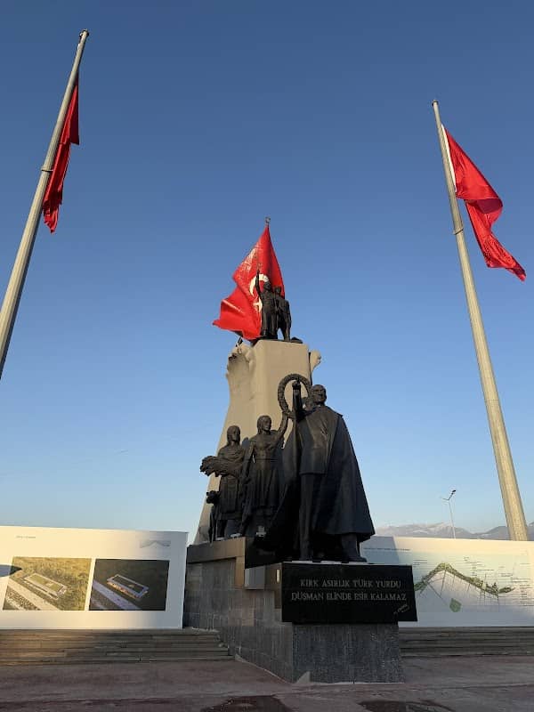 İskenderun Monument Square - Image 1