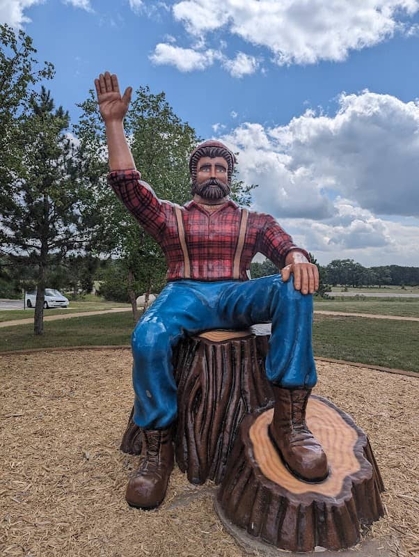 PAUL BUNYAN STATUE - Image 1