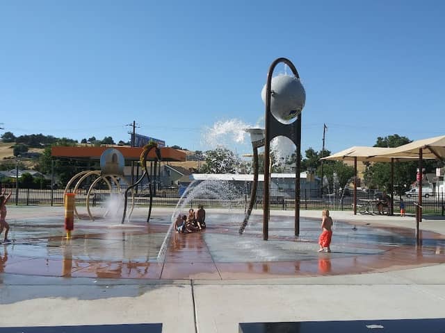 Til Taylor Park - Image 2