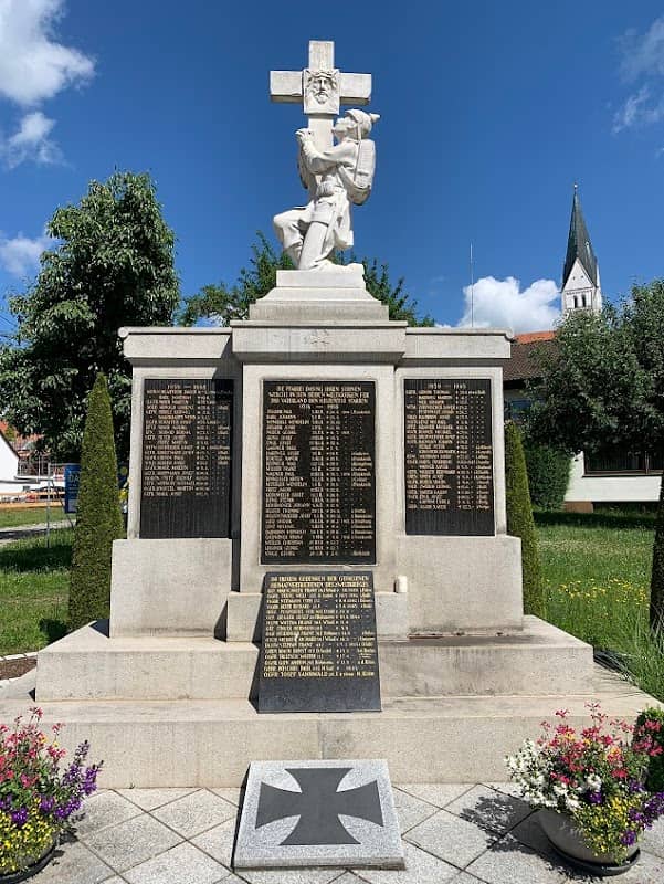 Kriegerdenkmal - Image 1