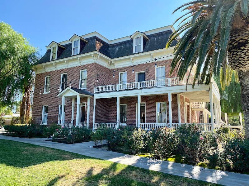 The Barton House of Redlands - Image 2