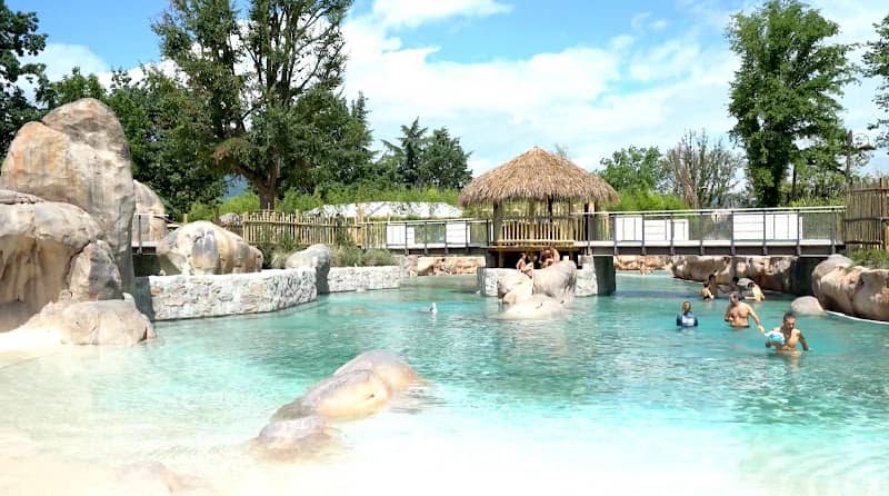 Malawi Beach World - Image 1