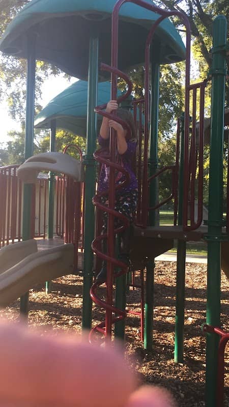 Sharp Road Park - Image 1