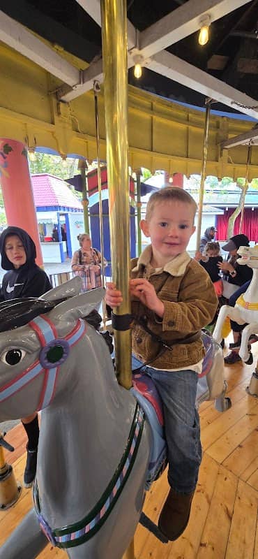 Carousel - Image 2