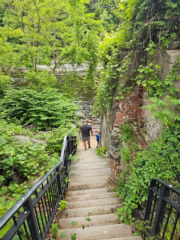 Factory Square River Park - Image 2