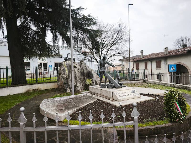 Monumento Degli Alpini - Image 1