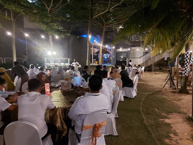 Enjoy Night Place in Beach - Image 1