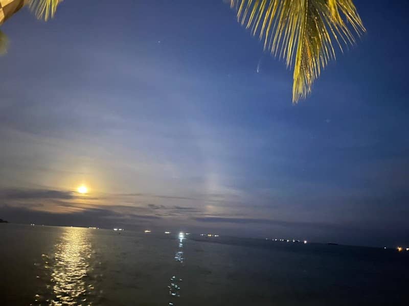 Enjoy Night Place in Beach - Image 2
