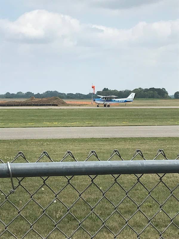 Lake Elmo Airport Viewing Area - Image 1