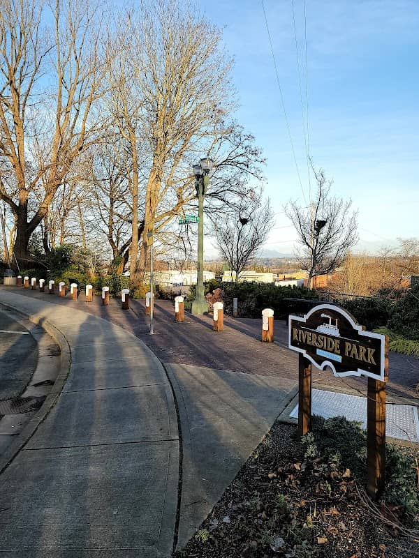 Riverside Park - Image 3