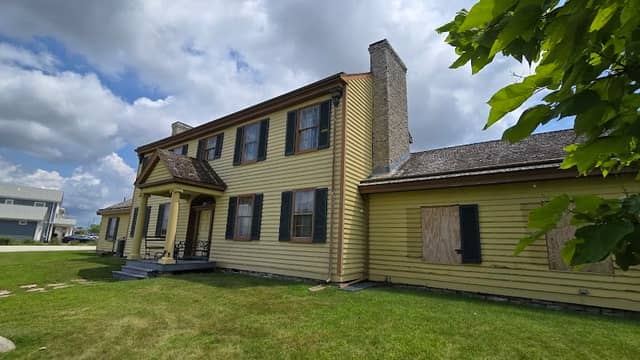 Colonel Davenport Historical House - Image 2