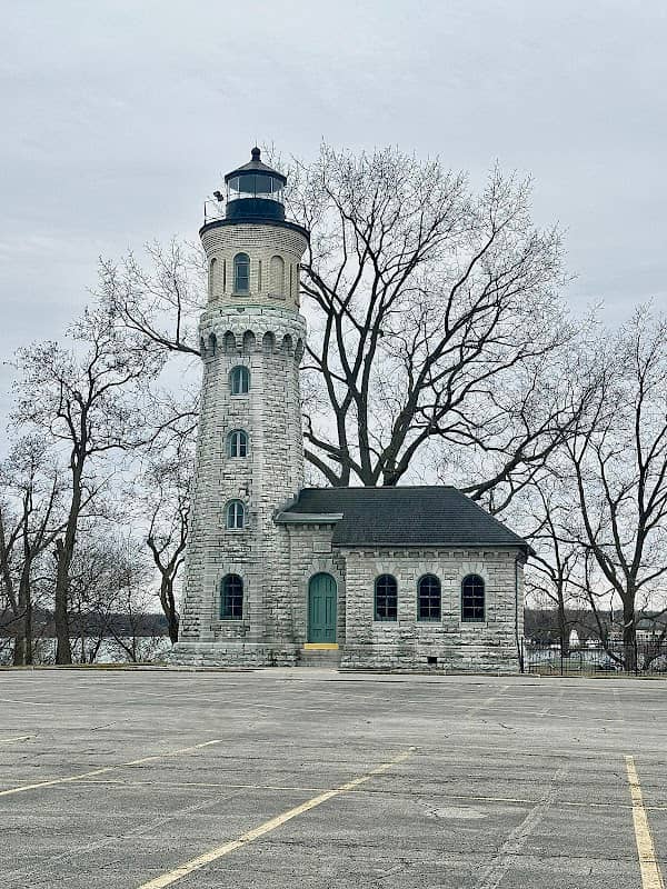 Old Fort Niagara Lighthouse - Image 3
