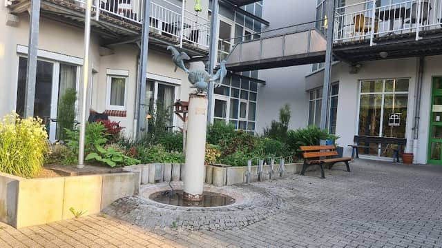 Tauben-Brunnen, Sinsheim - Katharinenstift Sinsheim - Lions Club (1991) - Image 1