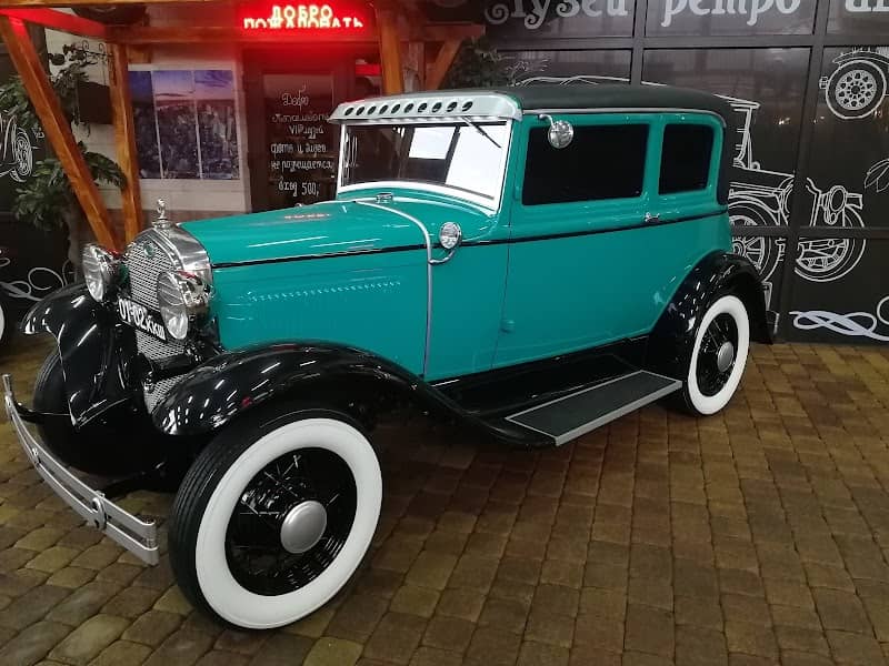 Antique Car Museum - Image 1