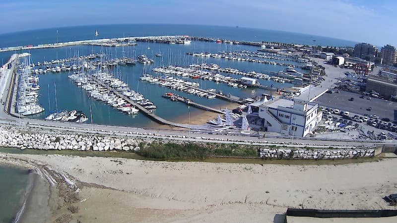 Spiaggia libera - Image 2