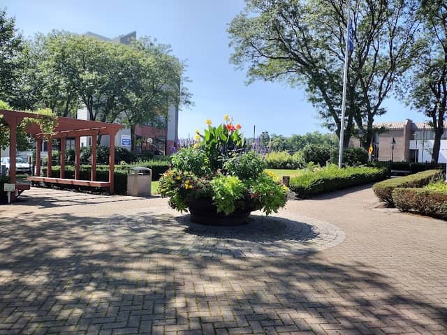 Renaissance Park - Image 1