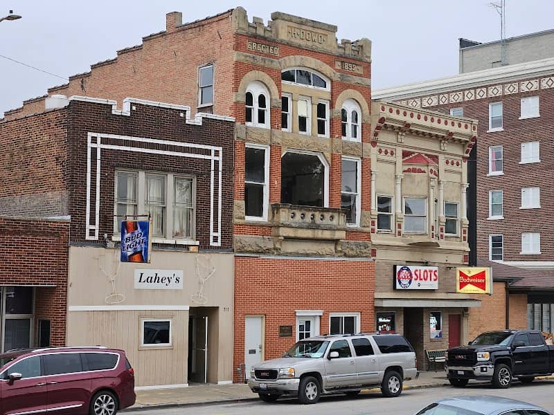 Lahey's Lounge - Image 1