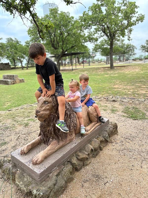 Eastland City Park - Image 1