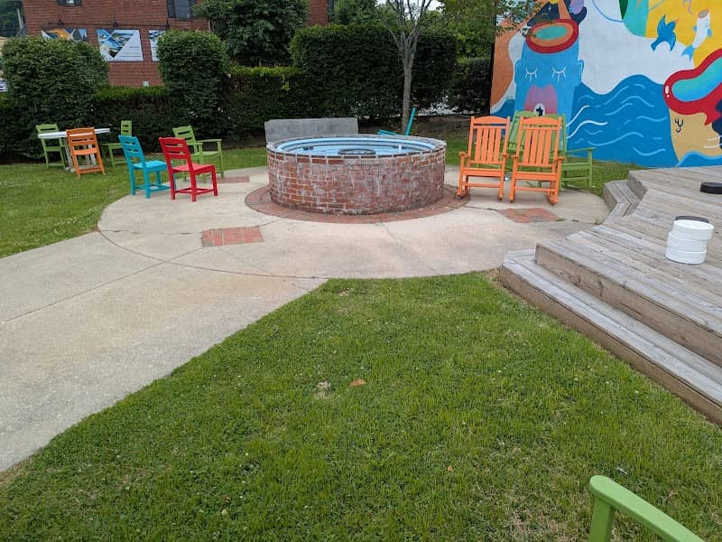 Rosenberg Square - Image 2