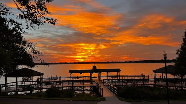 Lake Howard Park - Image 2