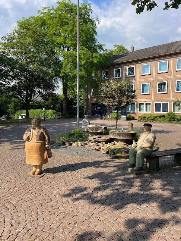 Rathausplatz Petershagen - Image 1