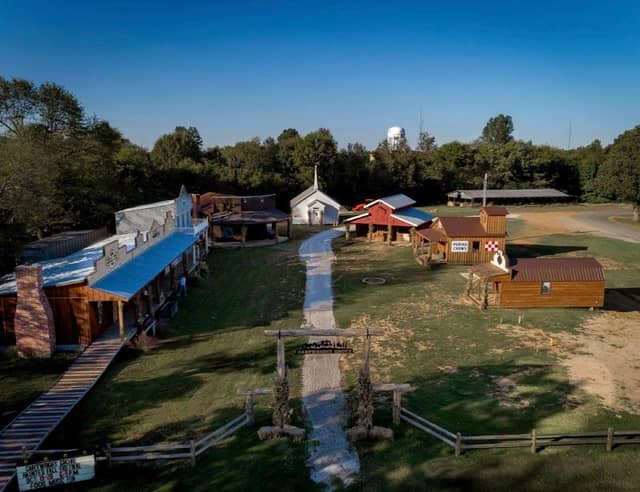 Cartwright Grove - Image 1