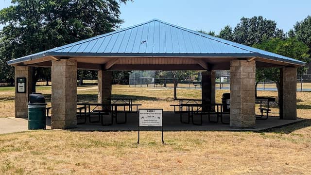 Green Valley Park Pavilion - Image 1