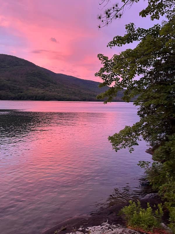 Black Mountain Cove - Image 1