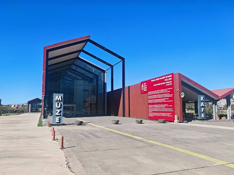 Yeşilova Höyük Visitor Center - Image 1