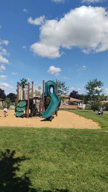 Manor view park - Image 1