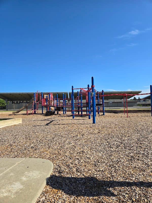 El Padro Park - Image 2