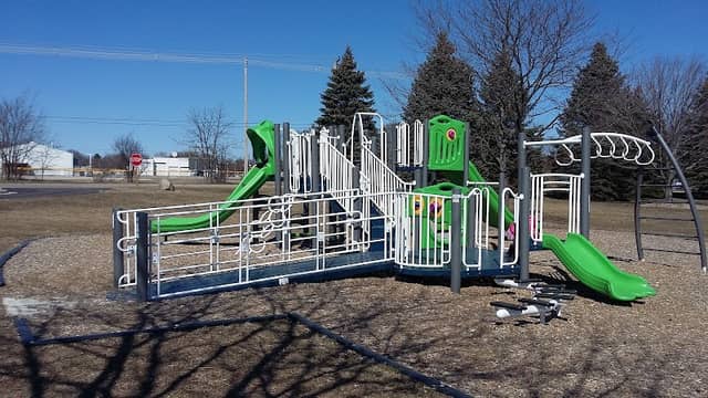 Stoney Lakeside Skate Park and Dog Park - Image 2