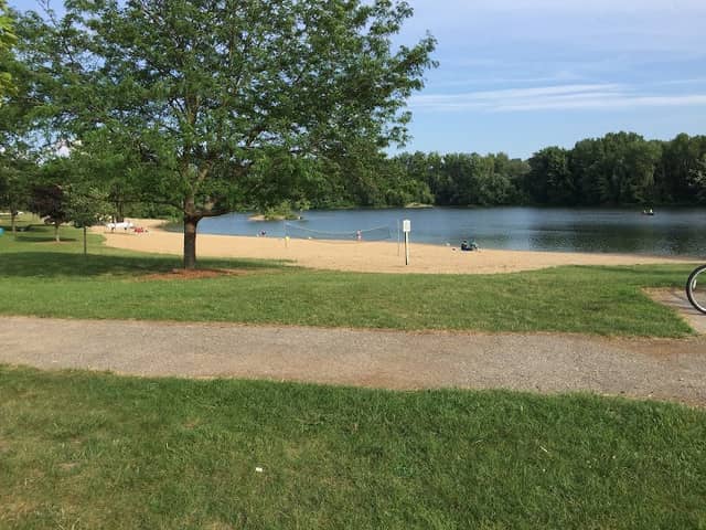 Stoney Lakeside Skate Park and Dog Park - Image 1