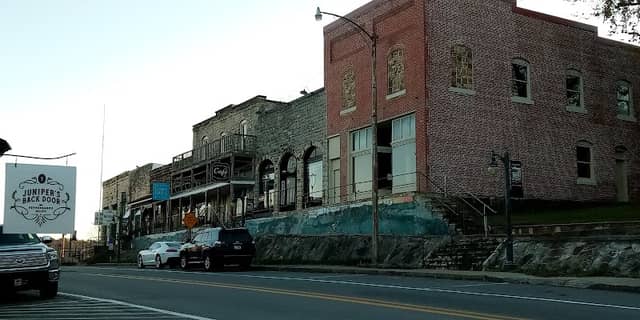 Calico Rock Historic District - Image 1