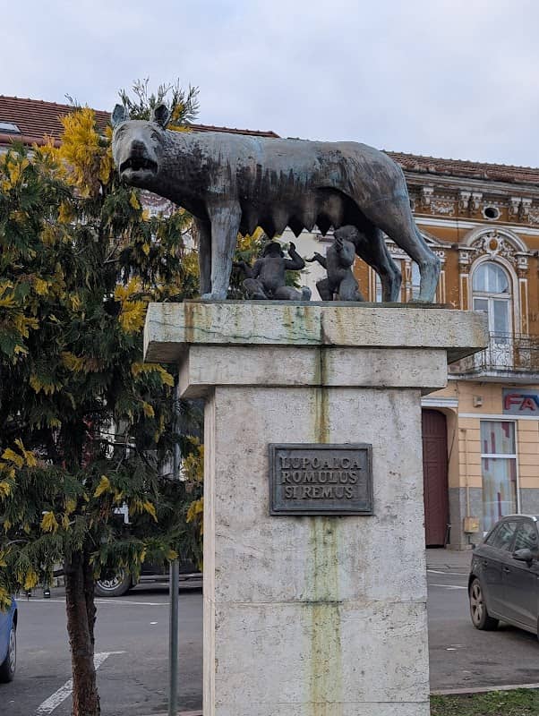 Lupoaica Romulus si Remus - Image 1