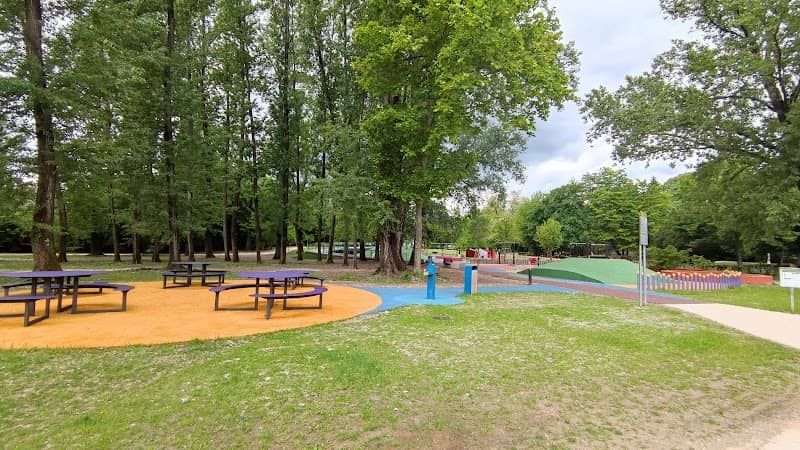 Valentine Park - Image 2