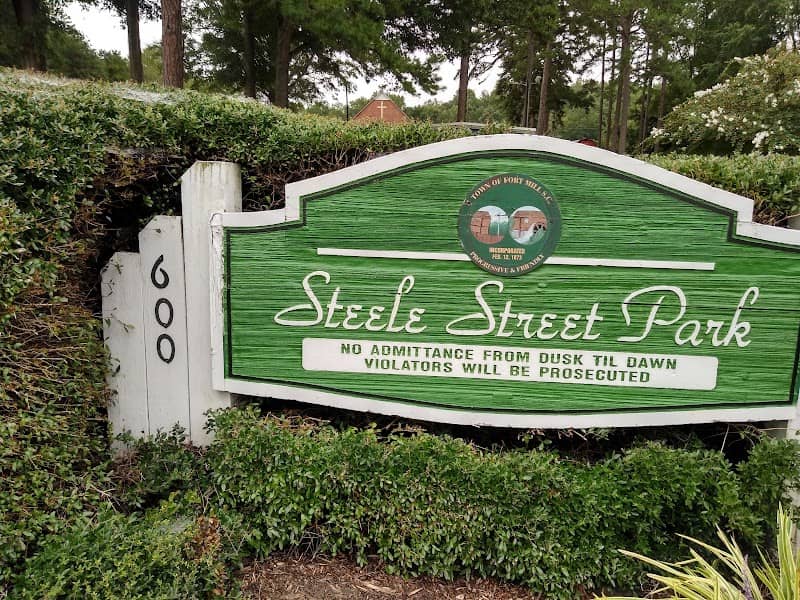 Steele Street Park - Image 2