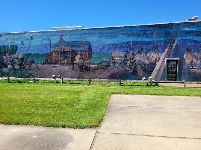 Old Timers Plaza - Image 1