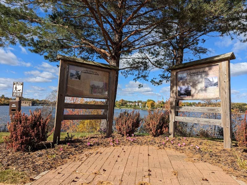 Fox River Lookout - Image 1