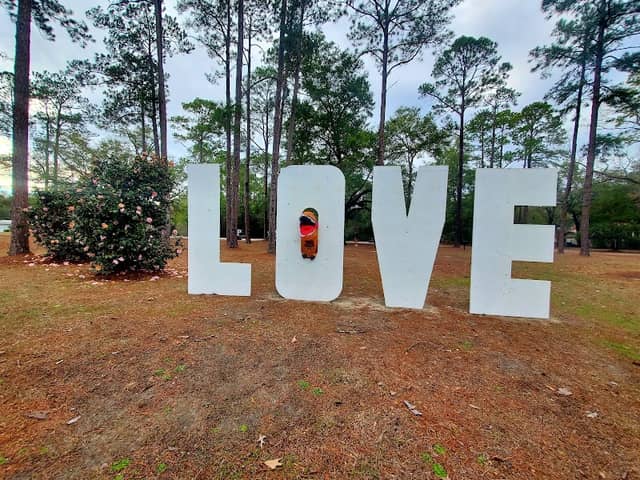 Azalea Park - Image 1