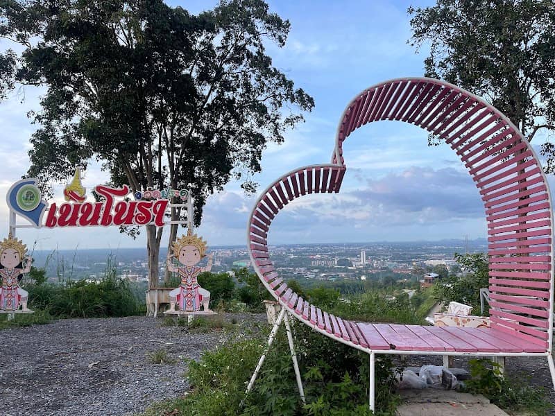 เนินโนรา จุดชมวิวเมืองสุราษฎร์ธานี - Image 1