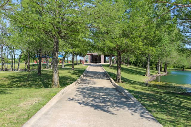 Valley Creek Park - Image 3
