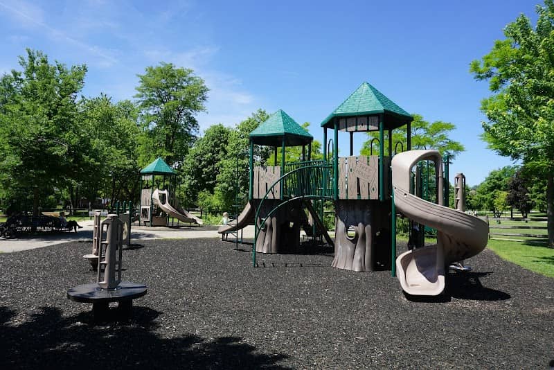 Crestview Park - Image 1