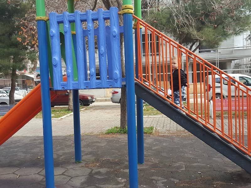 Akadlar Parkı - Image 1