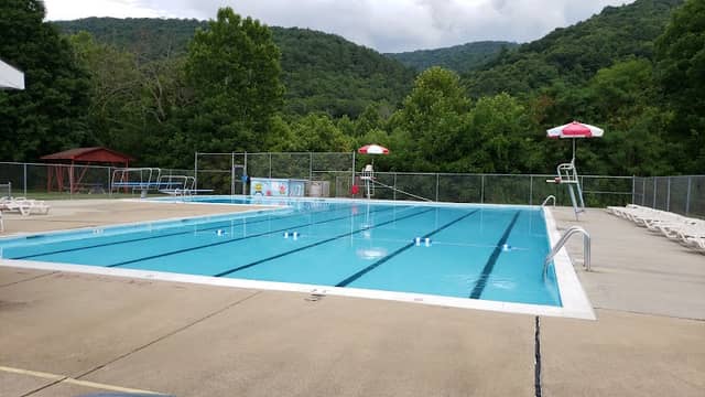 Franklin Pool - Image 1